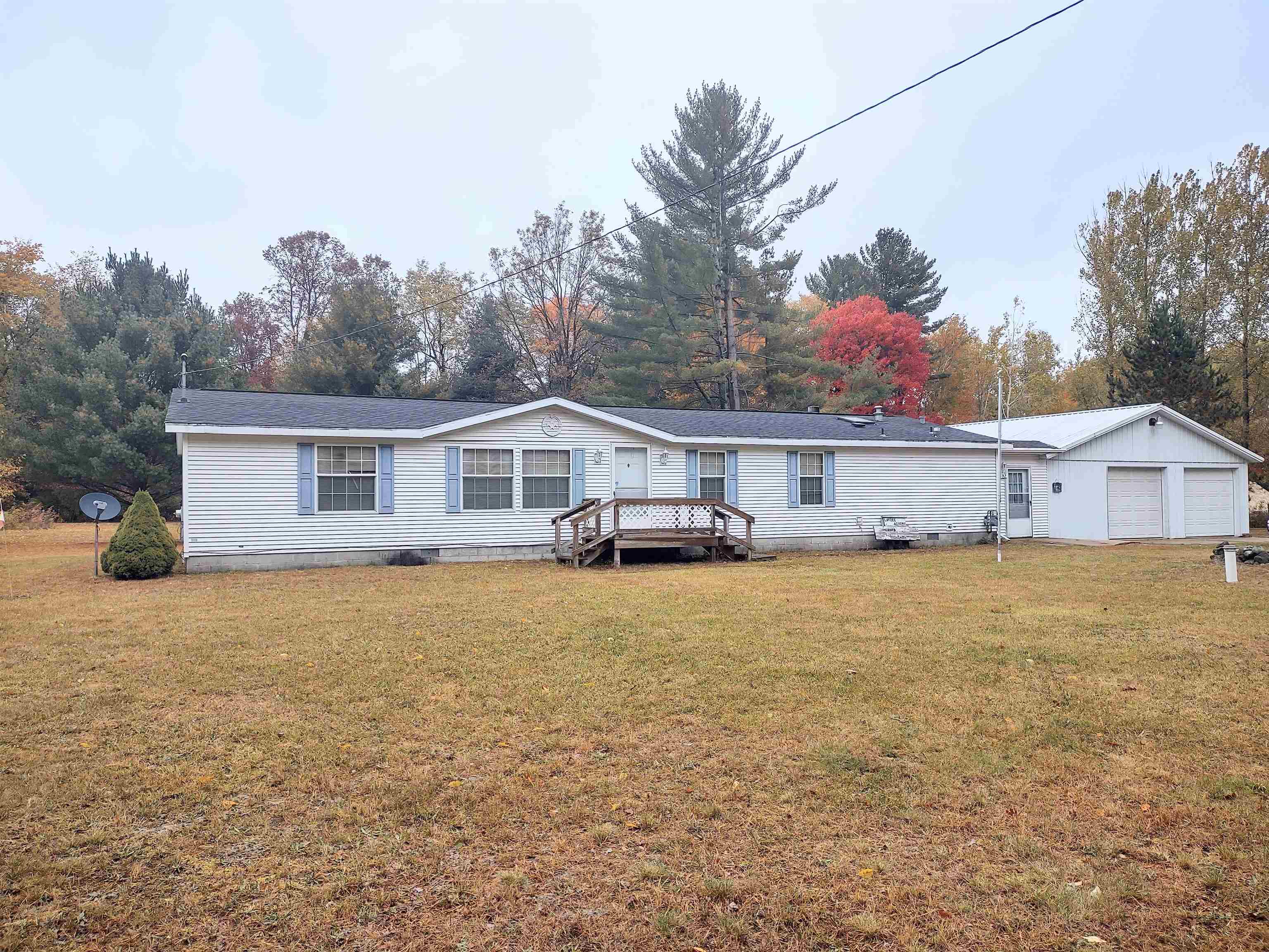 5302 West Mannsiding Rd Lake Lake, MI 48632 - Photo 1 of 17