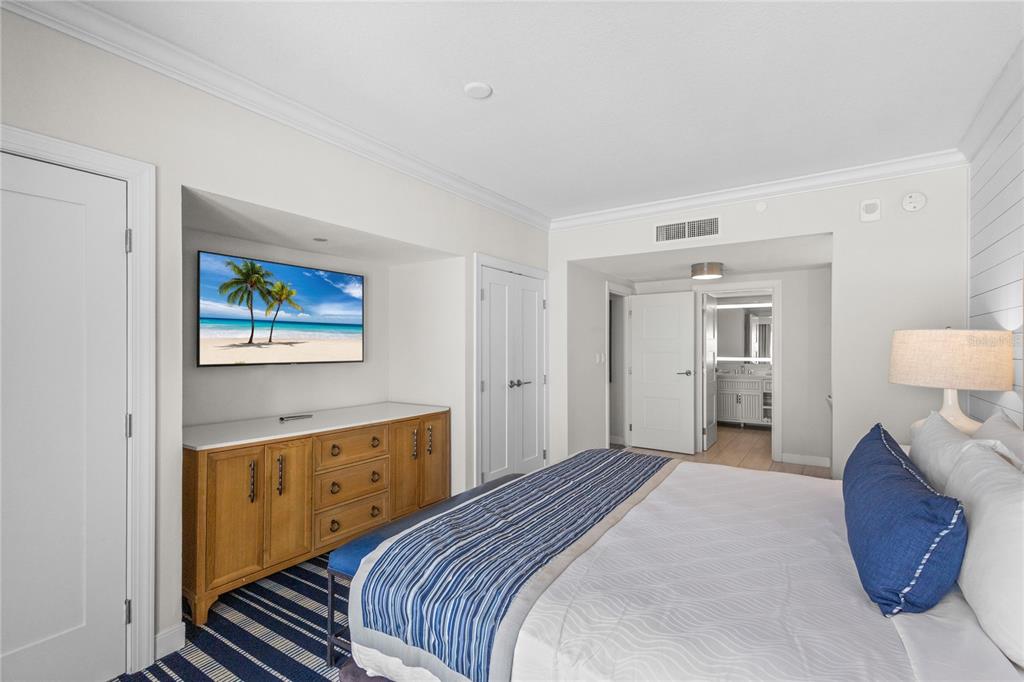 230 Sands Point Road, Unit 3703 Longboat Key, FL 34228 - Photo 22 of 40 Gallery Image 22