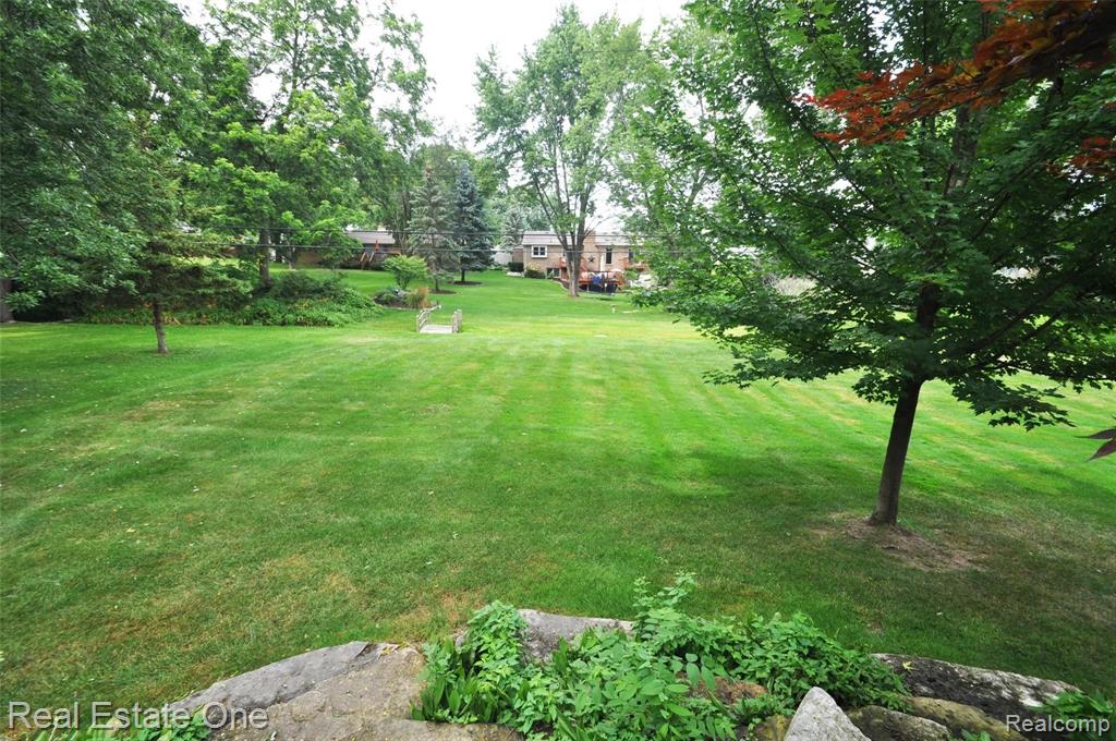 82 Kalhaven Road Rochester Hills, MI 48307 - Photo 24 of 25