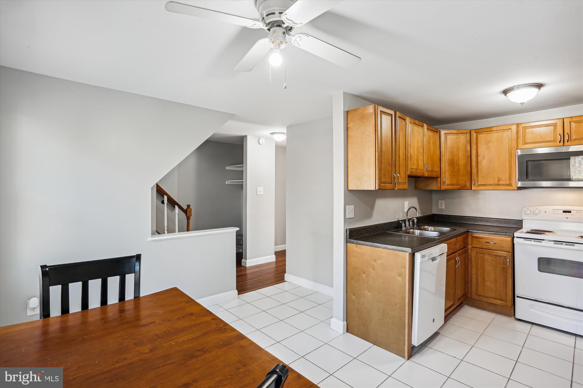 17513 Kohlhoss Road Poolesville, MD 20837 - Photo 4 of 19 Eat in kitchen