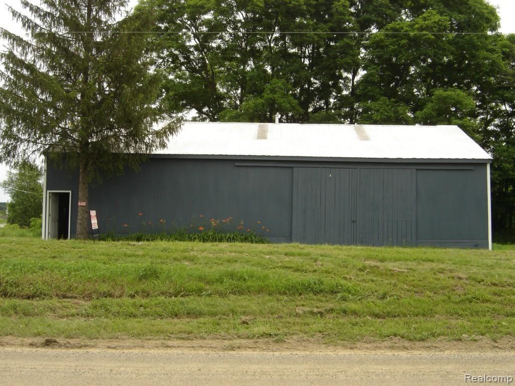 6450 Hartland Road Fenton, MI 48430 - Photo 1 of 6