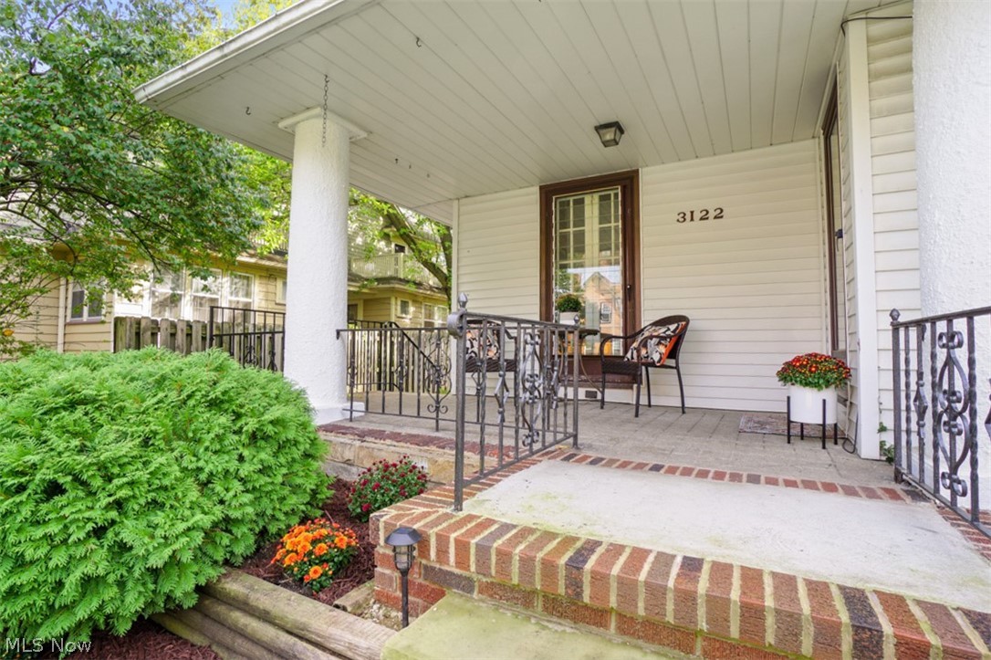 3122 Edgehill Road Cleveland, OH 44118 - Photo 3 of 27 Gallery Image 3