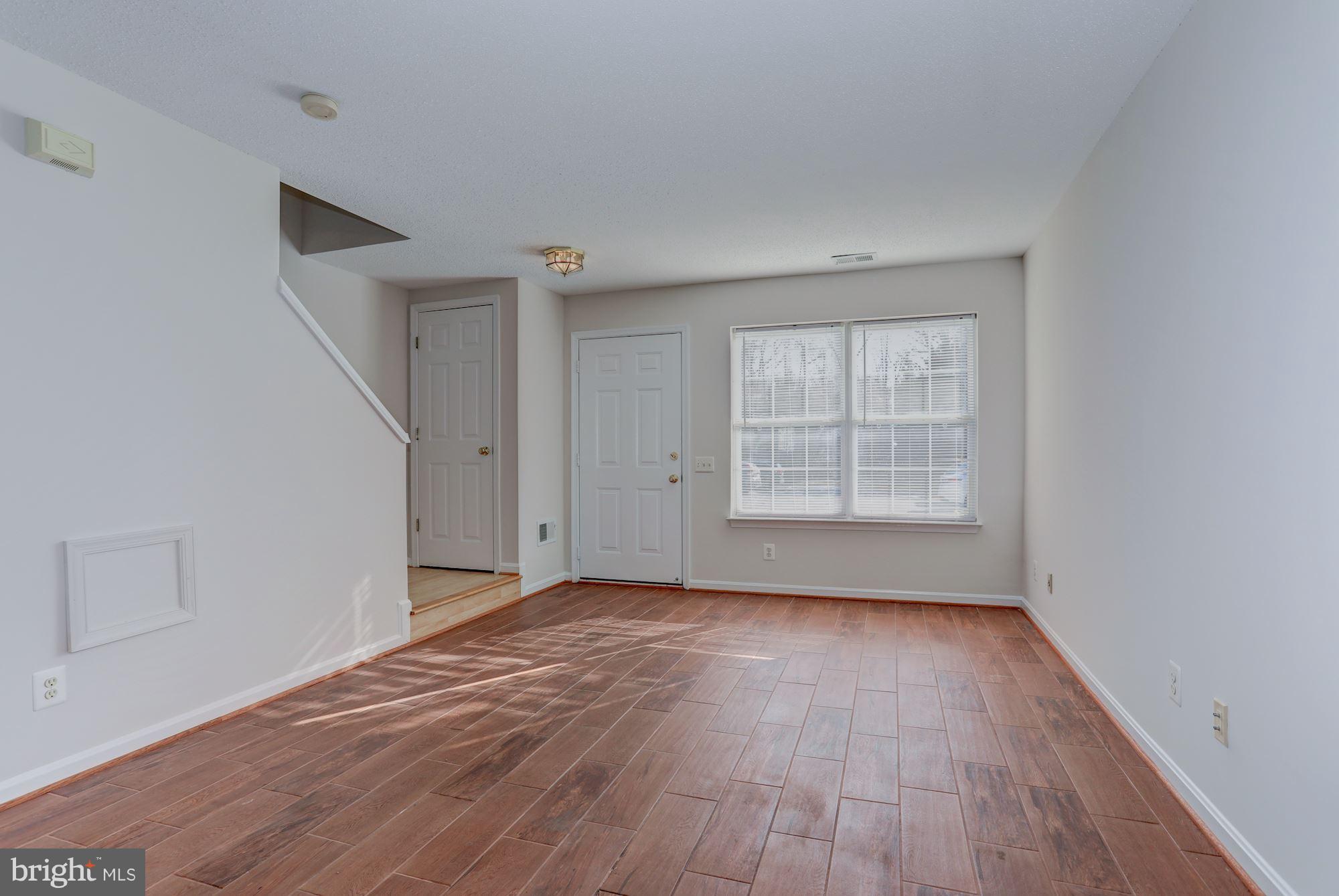 2469 Fox Trot Terrace Reston, VA 20191 - Photo 5 of 26 LIVING/DINING ROOM