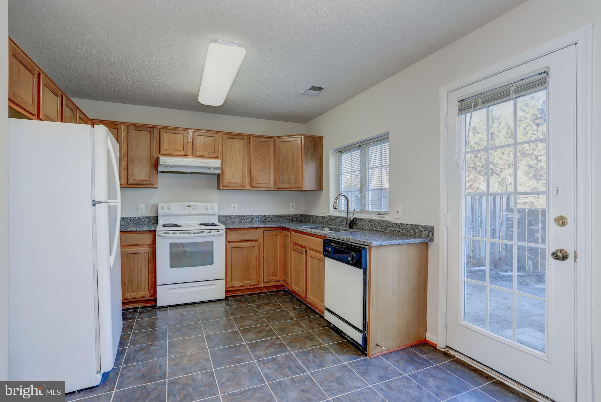 2469 Fox Trot Terrace Reston, VA 20191 - Photo 6 of 26 KITCHEN