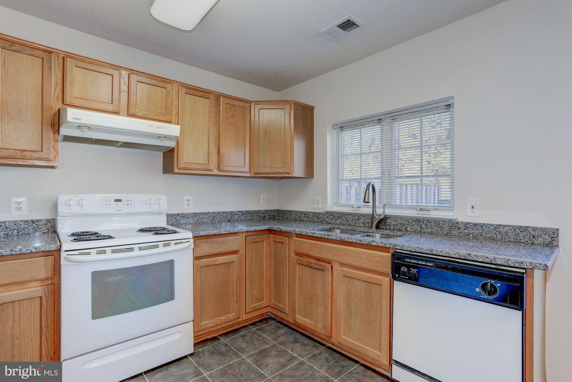 2469 Fox Trot Terrace Reston, VA 20191 - Photo 8 of 26 KITCHEN