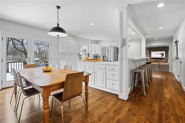 $750,000 | 6724 Broadmoor Street, Overland Park, KS 66204