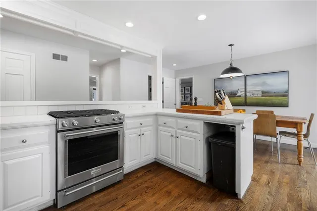 $750,000 | 6724 Broadmoor Street, Overland Park, KS 66204