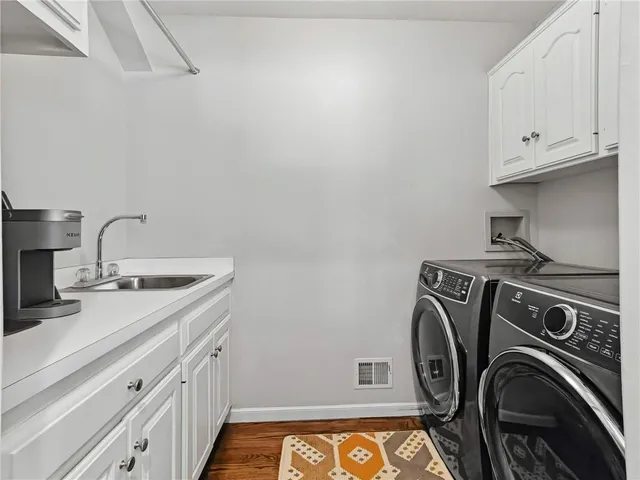 $750,000 | 6724 Broadmoor Street, Overland Park, KS 66204