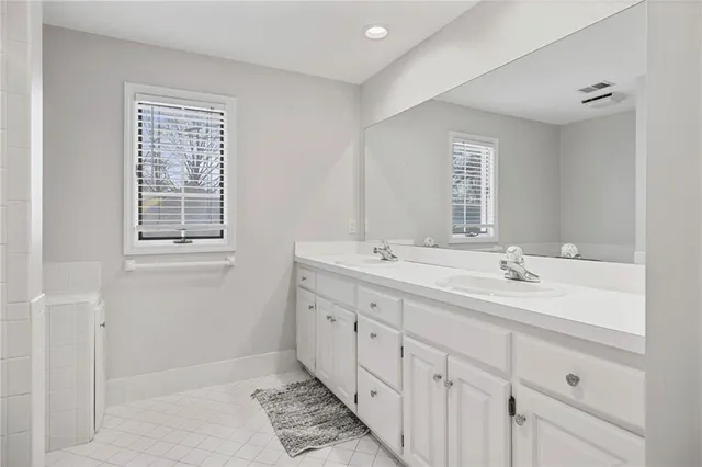 $750,000 | 6724 Broadmoor Street, Overland Park, KS 66204