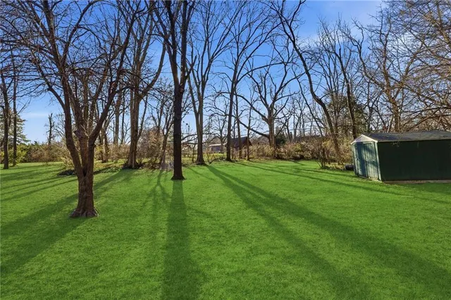 $750,000 | 6724 Broadmoor Street, Overland Park, KS 66204