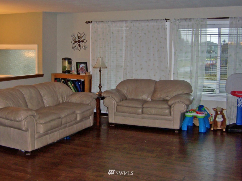 18147 Albany Street Southwest Rochester, WA 98579 - Photo 11 of 25