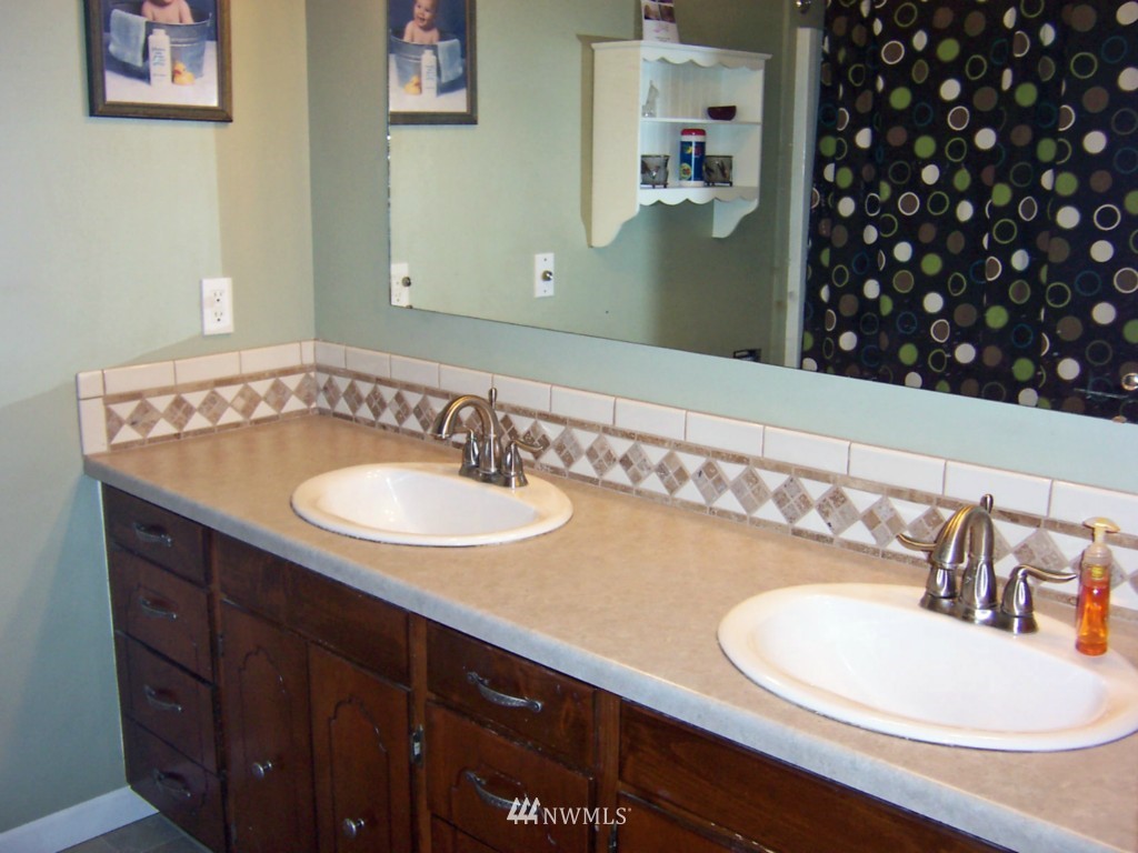 18147 Albany Street Southwest Rochester, WA 98579 - Photo 12 of 25