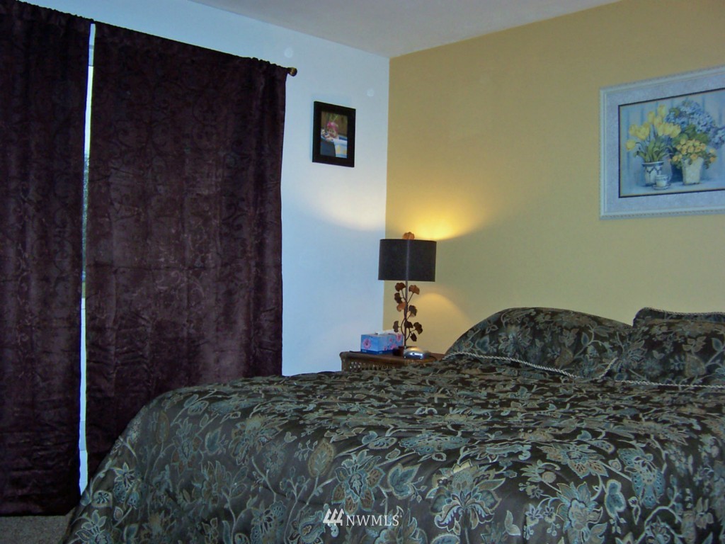 18147 Albany Street Southwest Rochester, WA 98579 - Photo 15 of 25