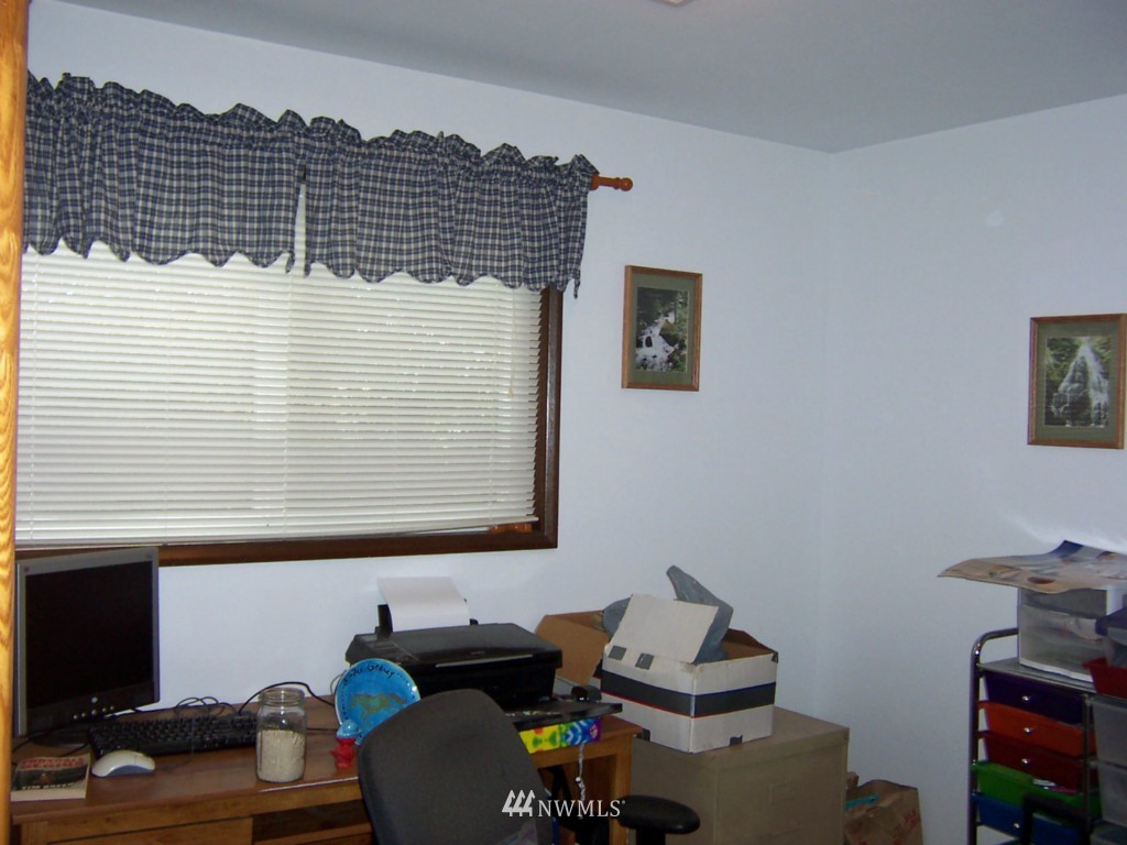 18147 Albany Street Southwest Rochester, WA 98579 - Photo 18 of 25