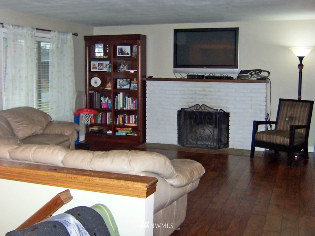 18147 Albany Street Southwest Rochester, WA 98579 - Photo 4 of 25