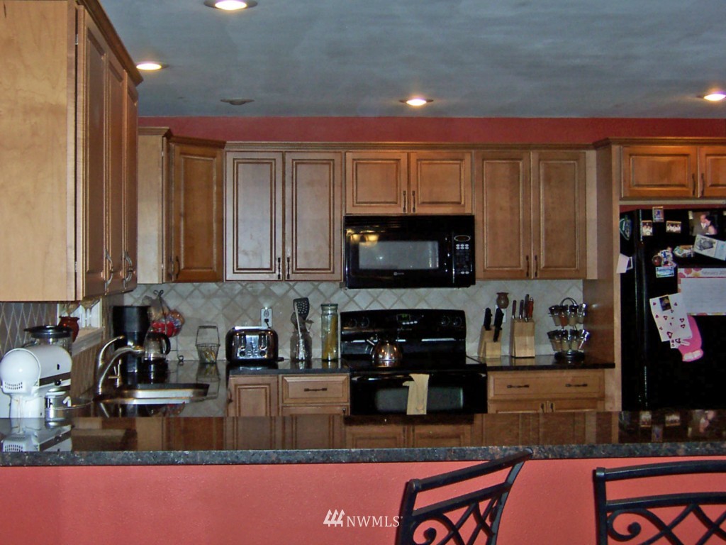 18147 Albany Street Southwest Rochester, WA 98579 - Photo 8 of 25