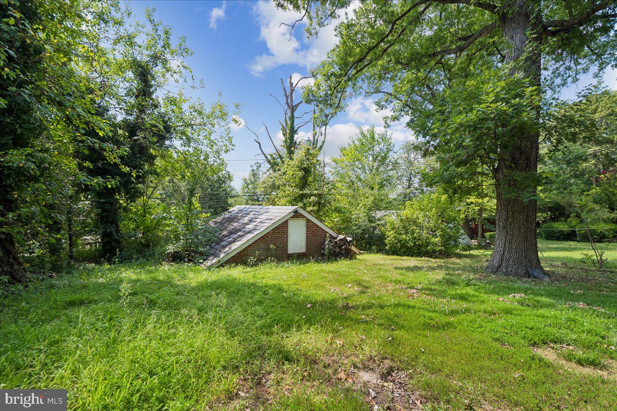 1215 Southview Road Baltimore, MD 21218 - Photo 4 of 40 Gallery Image 4