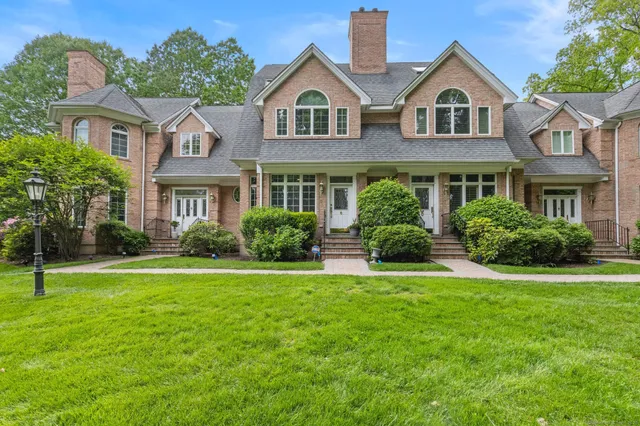 $1,299,000 | 104 Ritch Avenue West, Unit 6, Greenwich, CT 06830