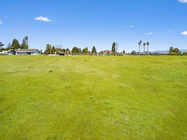 a view of a outdoor space