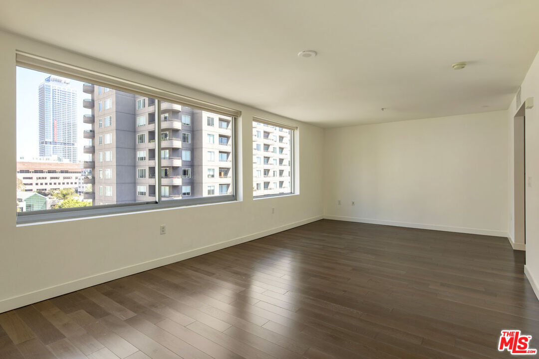 901 Flower Street, Unit 704 Los Angeles, CA 90015 - Photo 12 of 22