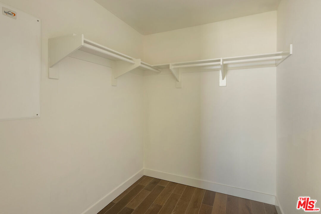 901 Flower Street, Unit 704 Los Angeles, CA 90015 - Photo 13 of 22