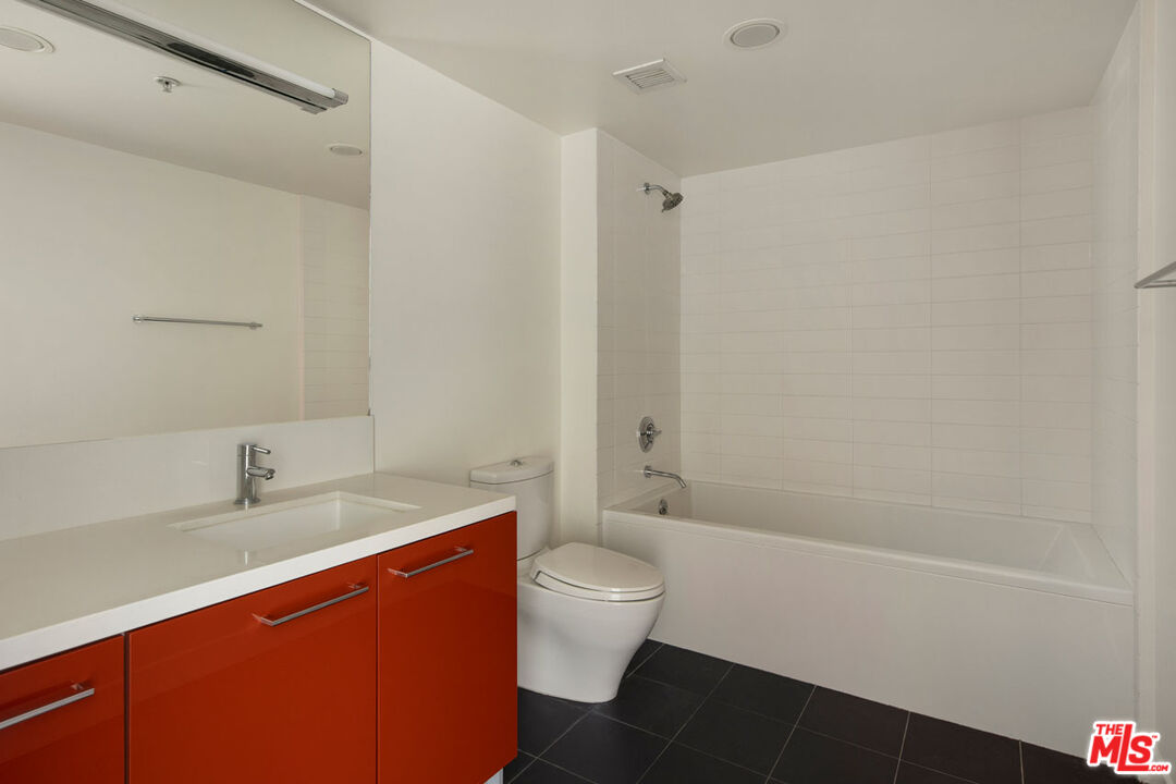 901 Flower Street, Unit 704 Los Angeles, CA 90015 - Photo 14 of 22