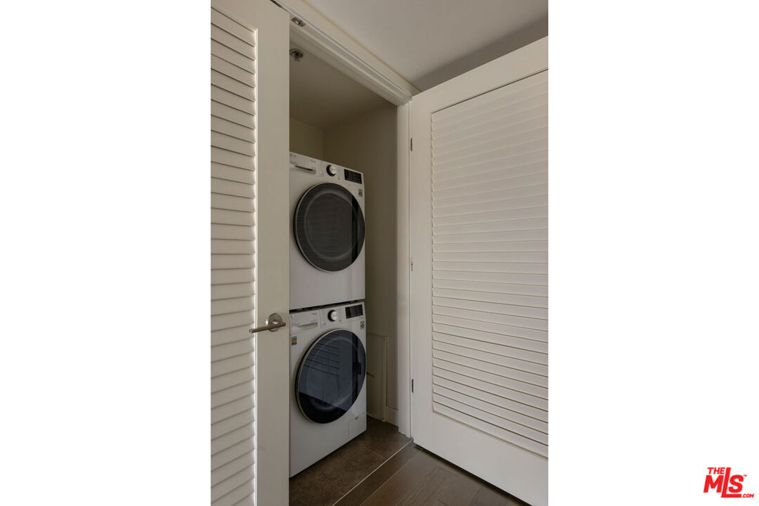 901 Flower Street, Unit 704 Los Angeles, CA 90015 - Photo 15 of 22