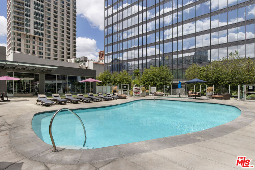 901 Flower Street, Unit 704 Los Angeles, CA 90015 - Photo 16 of 22