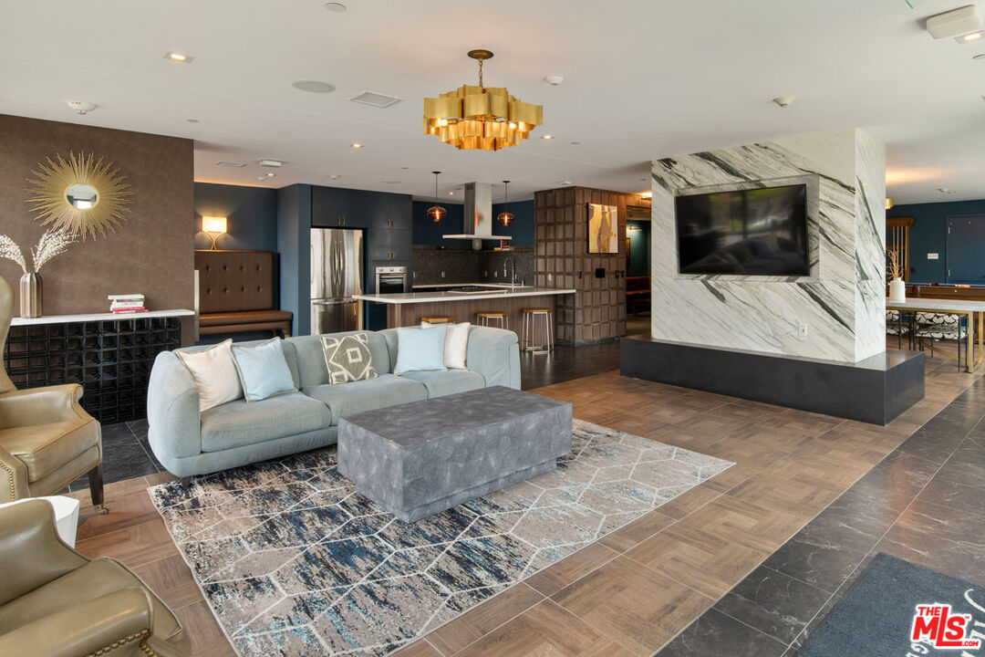 901 Flower Street, Unit 704 Los Angeles, CA 90015 - Photo 18 of 22