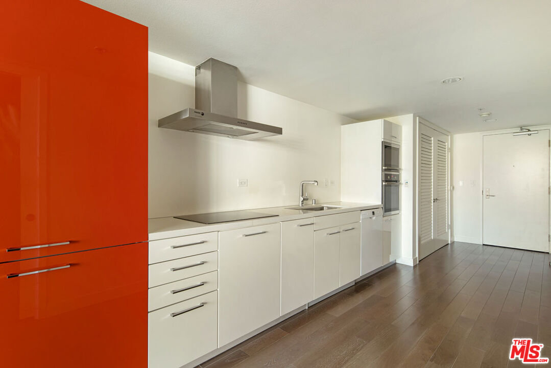 901 Flower Street, Unit 704 Los Angeles, CA 90015 - Photo 8 of 22