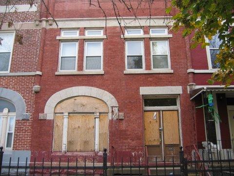3043 West Walnut Street Chicago, IL 60612 - Photo 1 of 1 a front view of a building