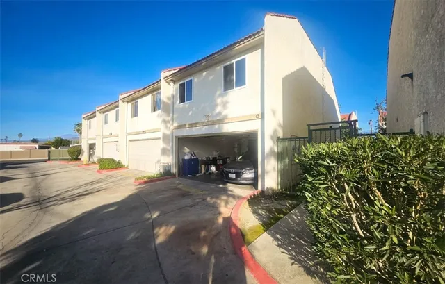 $299,900 | 1337 West Latham Avenue, Hemet, CA 92543
