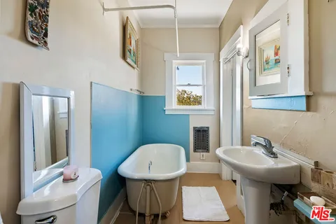 $3,100,000 | 207 Ocean Ave Extension, Santa Monica, CA 90402