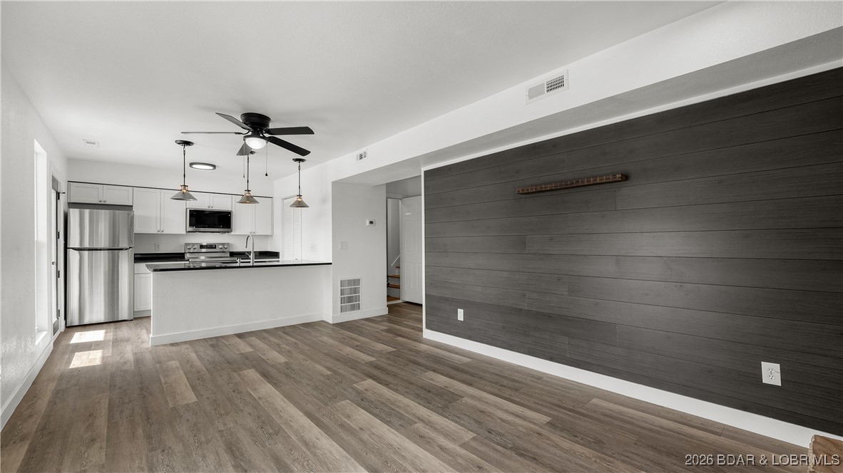 1111 Ginger Road Lake Ozark, MO 65049 - Photo 14 of 43 Unit 3 Living Room