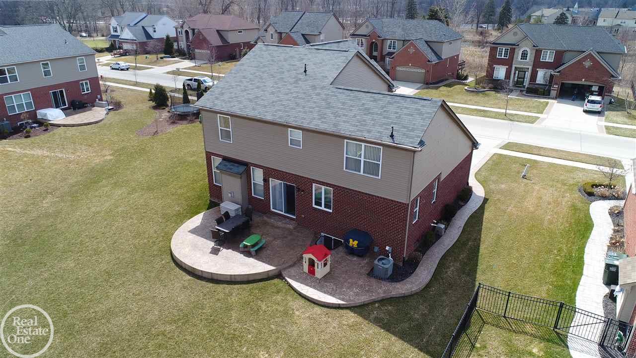 3711 Connors Drive Rochester Hills, MI 48307 - Photo 3 of 33