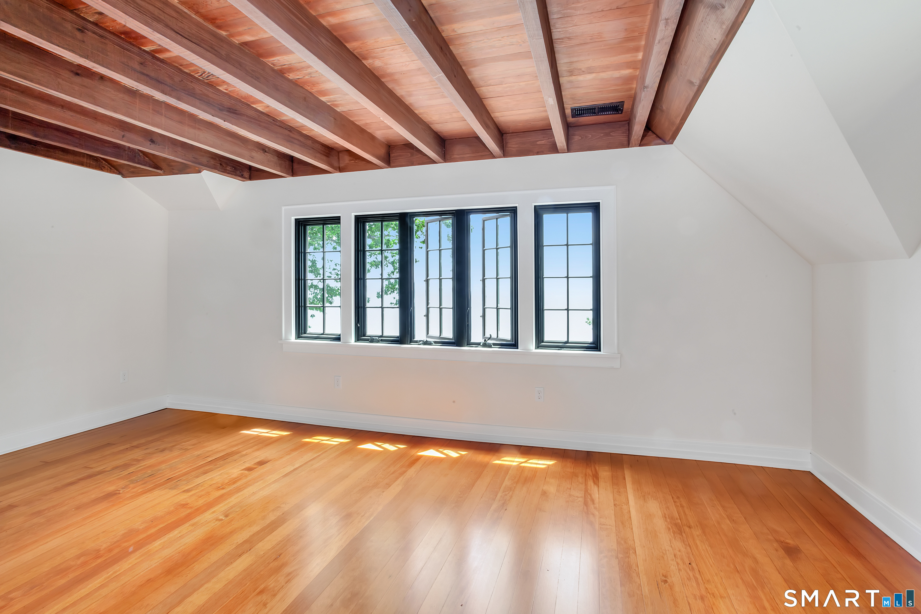 32 Wood Road Branford, CT 06405 - Photo 30 of 40