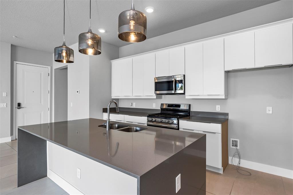 7770 Sandy Ridge Drive, Unit 129 Reunion, FL 34747 - Photo 6 of 54 Gallery Image 6