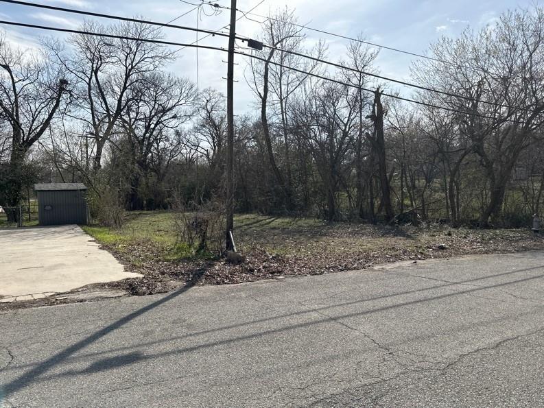 328 West Murray Street Denison, TX 75020 - Photo 2 of 3