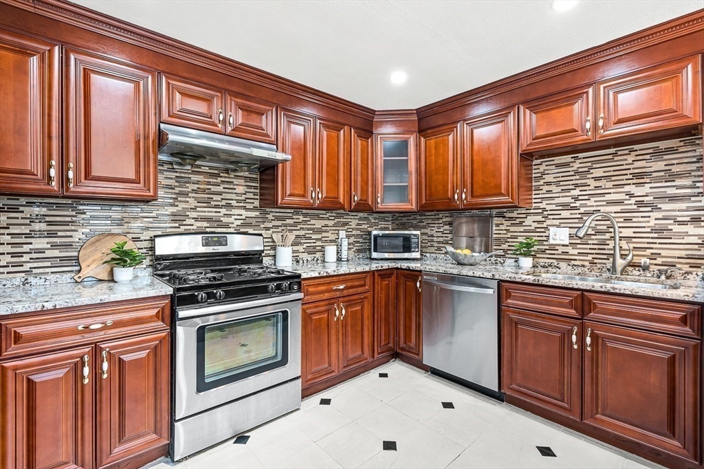 35 Fells Avenue Terrace Medford, MA 02155 - Photo 6 of 38