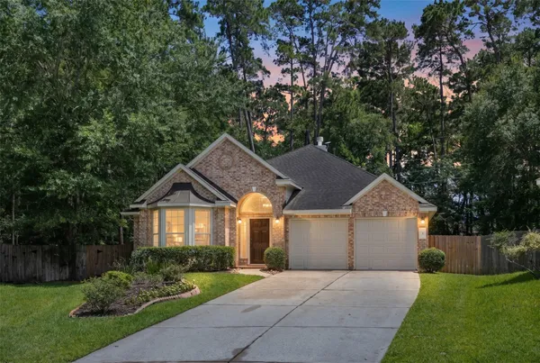 $620,000 | 2 Gilded Crest Court, The Woodlands, TX 77382