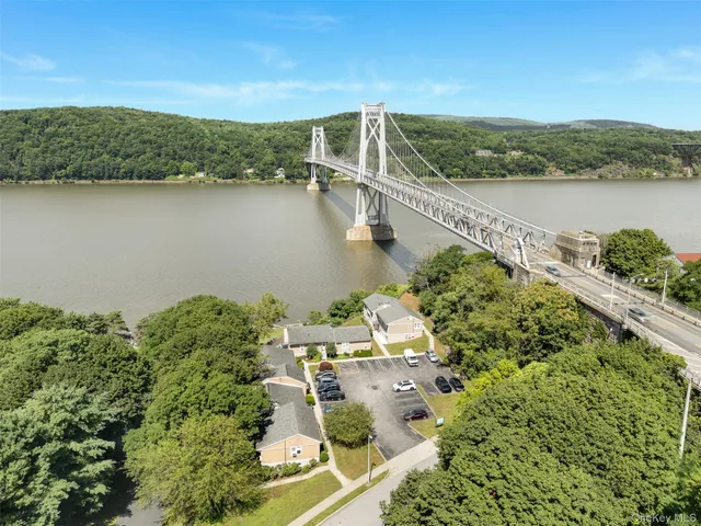 $299,500 | 68 Gerald Drive, Unit D1, Poughkeepsie, NY 12601