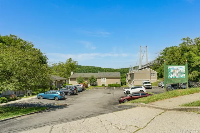 $299,500 | 68 Gerald Drive, Unit D1, Poughkeepsie, NY 12601