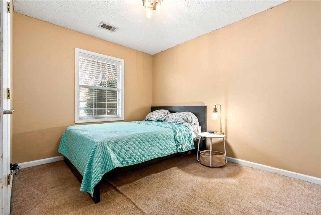 900 Hollins Road Auburn, AL 36830 - Photo 9 of 19 Second Bedroom
