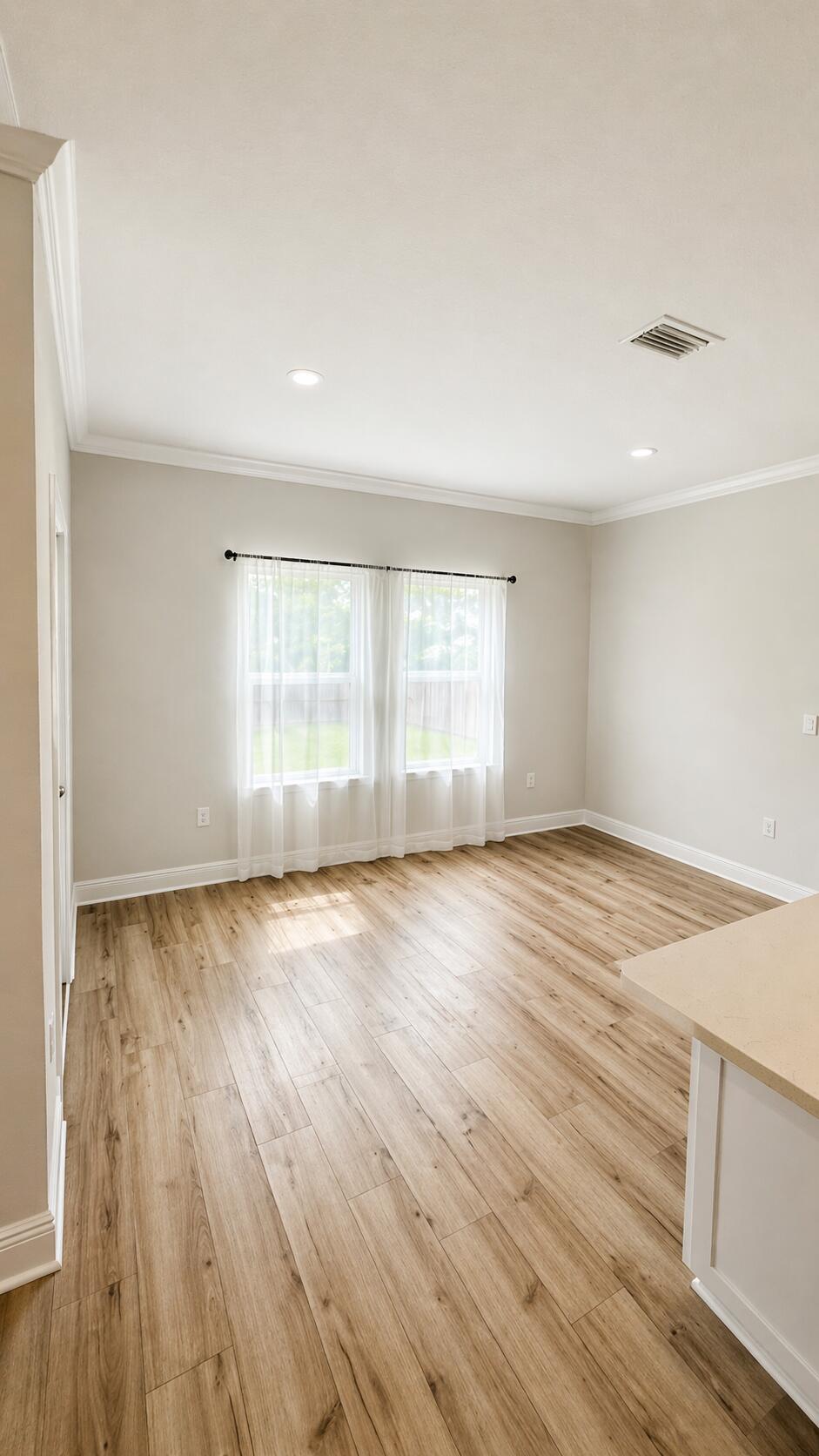 56 Secluded Circle Freeport, FL 32439 - Photo 15 of 27 Dining Room