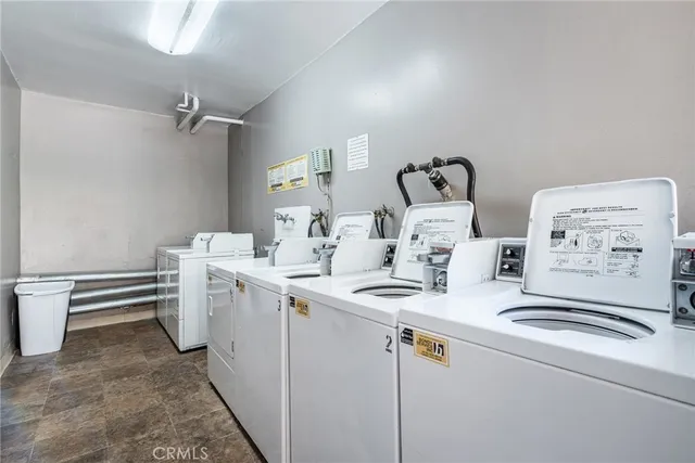 $1,600 | 17931 Devonshire Street, Unit 28, Northridge, CA 91326