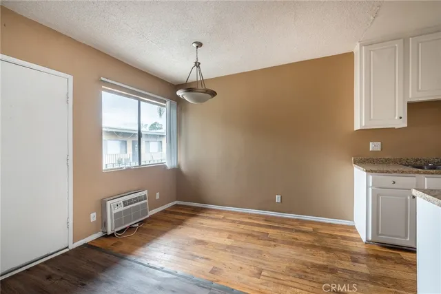 $1,600 | 17931 Devonshire Street, Unit 28, Northridge, CA 91326