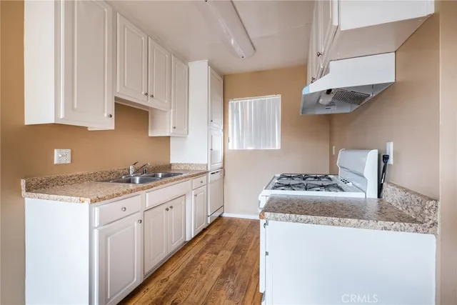 $1,600 | 17931 Devonshire Street, Unit 28, Northridge, CA 91326