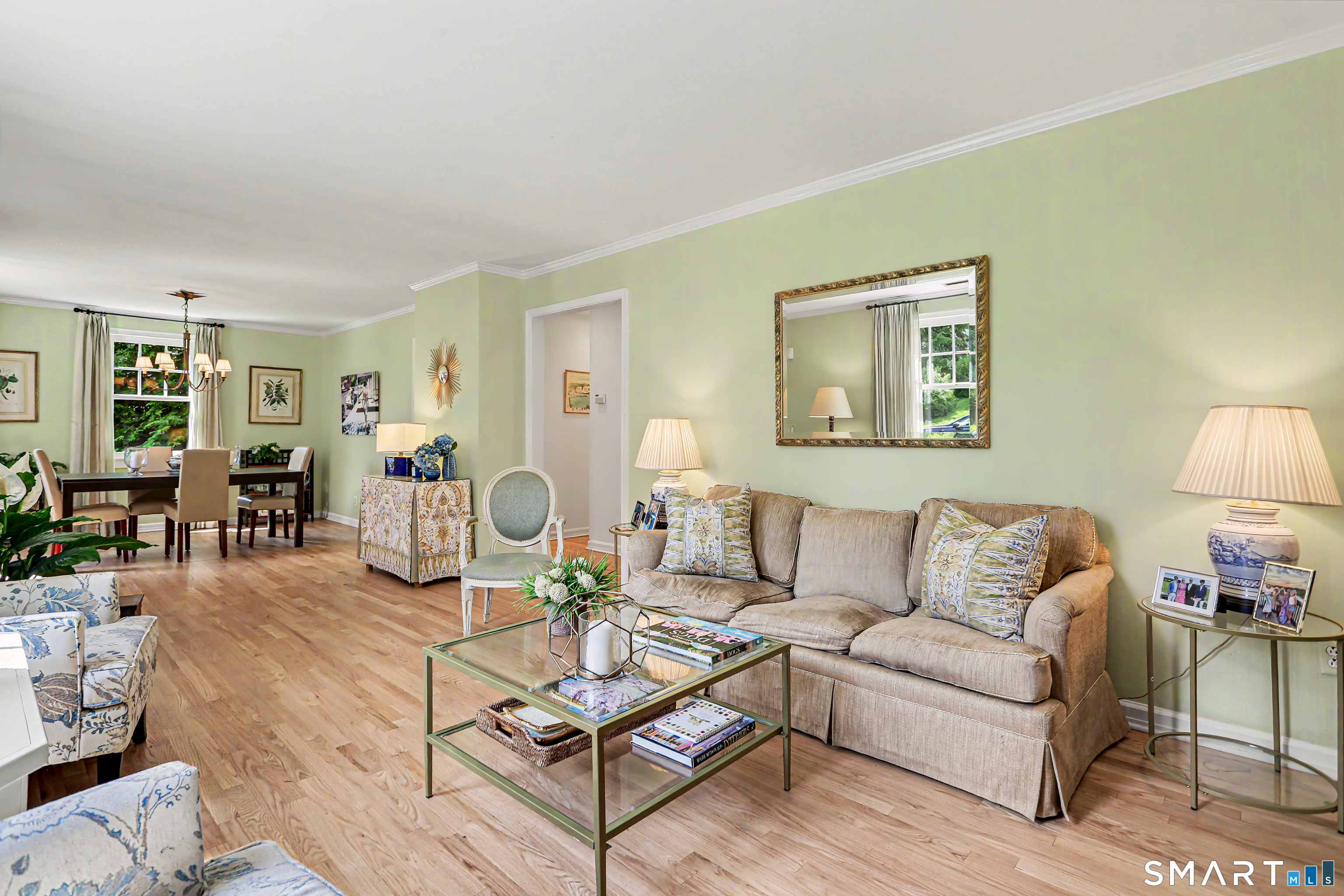 33 Walmsley Road Darien, CT 06820 - Photo 4 of 37