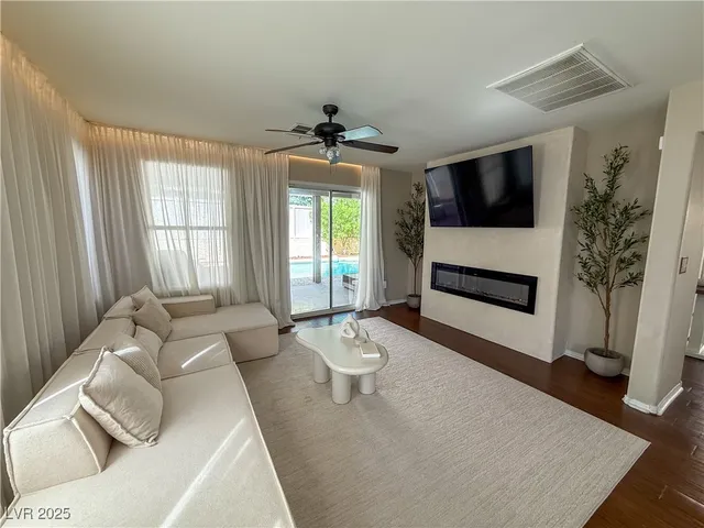 $3,255 | 10360 Cherokee Corner Avenue, Las Vegas, NV 89129