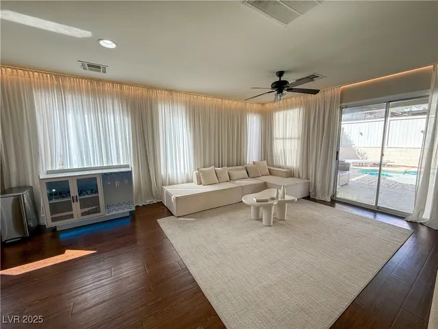 $3,255 | 10360 Cherokee Corner Avenue, Las Vegas, NV 89129